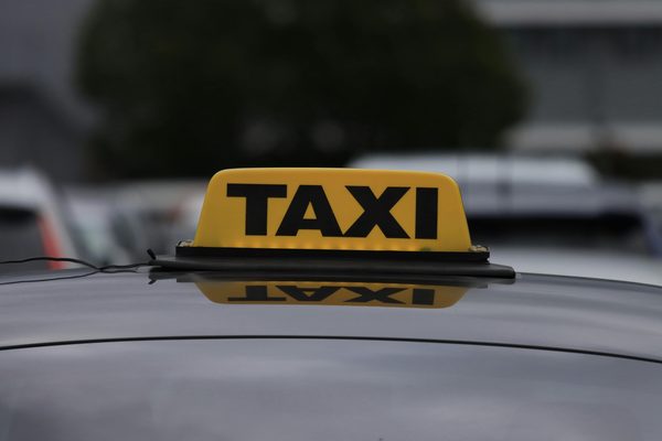 Transfert en taxi de grenoble à l'aéroport lyon saint-exupéry
